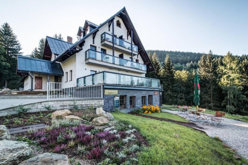 Ski, Hike & Bike Apartman โรกีนีซ นัด ยีเซอโร ภายนอก รูปภาพ