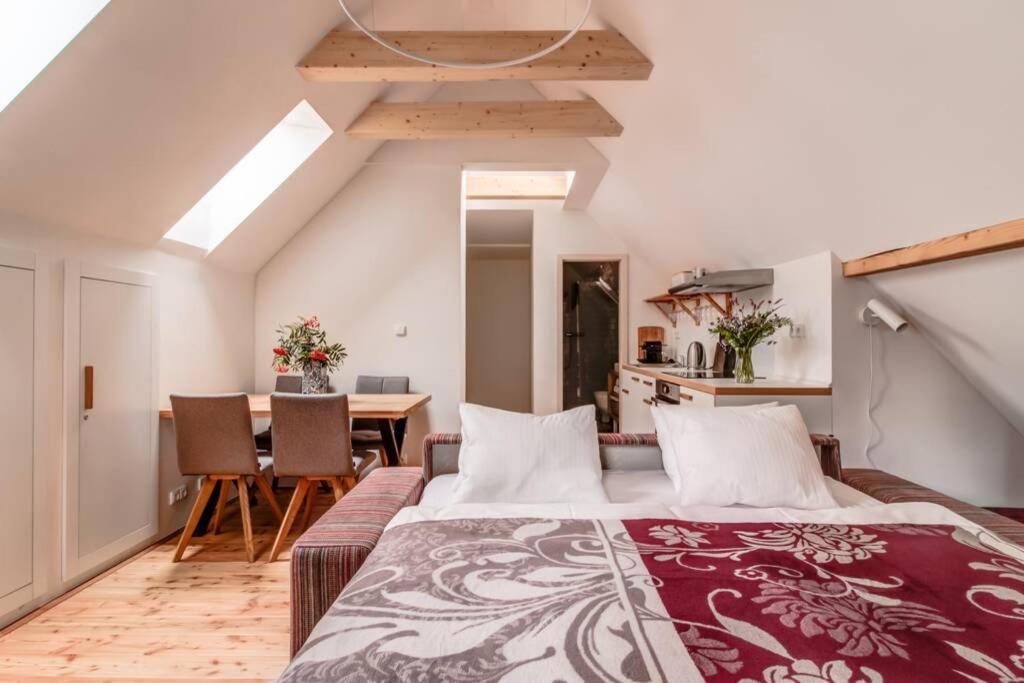 Ski, Hike & Bike Apartman โรกีนีซ นัด ยีเซอโร ภายนอก รูปภาพ