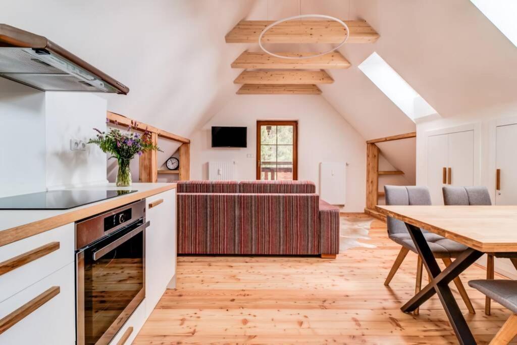 Ski, Hike & Bike Apartman โรกีนีซ นัด ยีเซอโร ภายนอก รูปภาพ